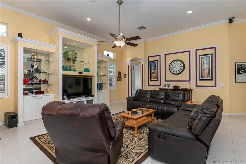 2277 SW Dove Canyon Way