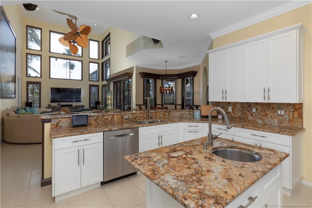 2282 SW Golden Bear Way