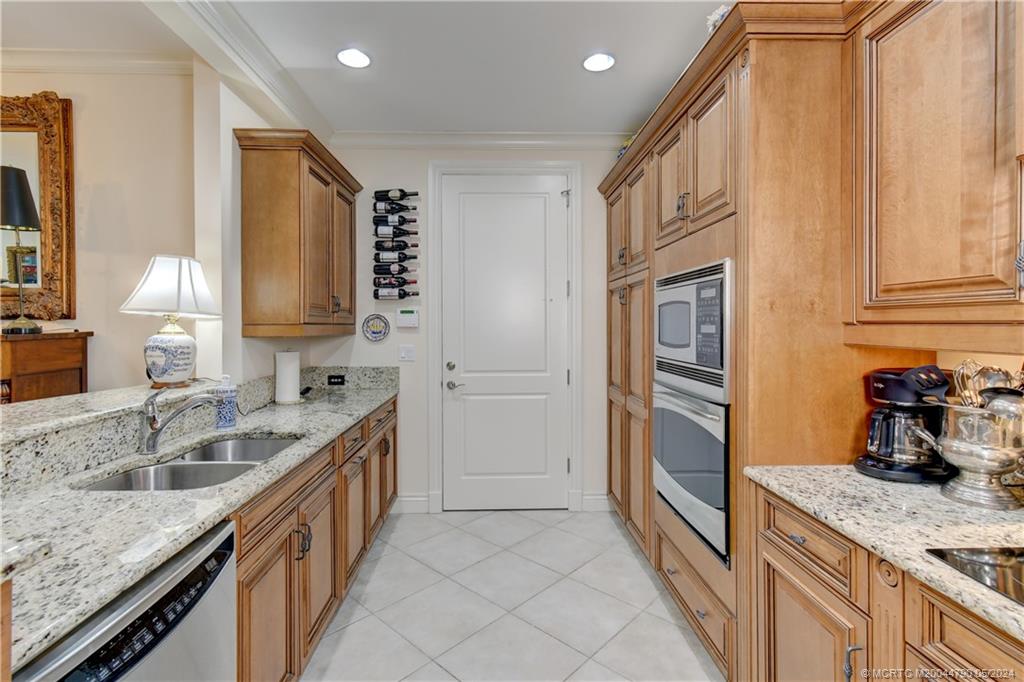 911 SE Willoughby Trace 5-4