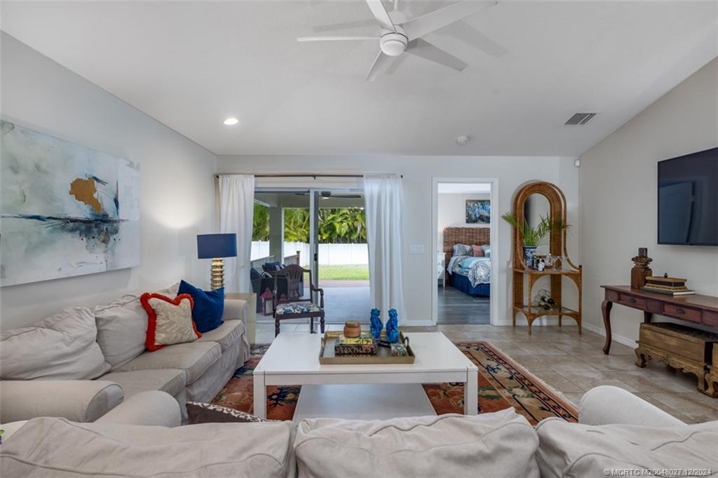 807 SW 28th Street