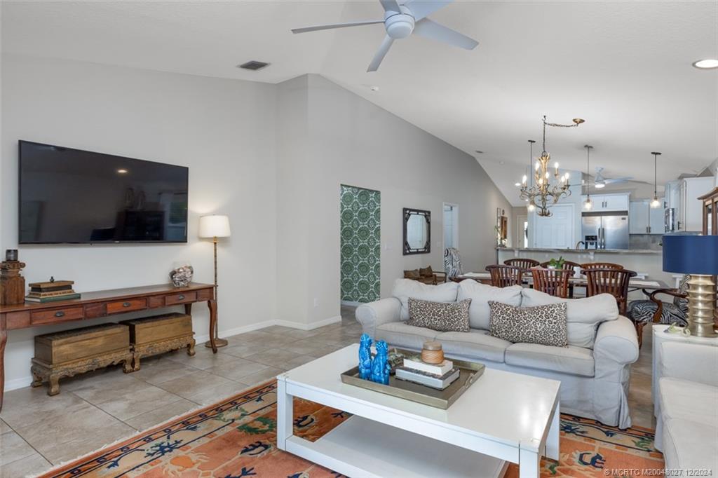 807 SW 28th Street