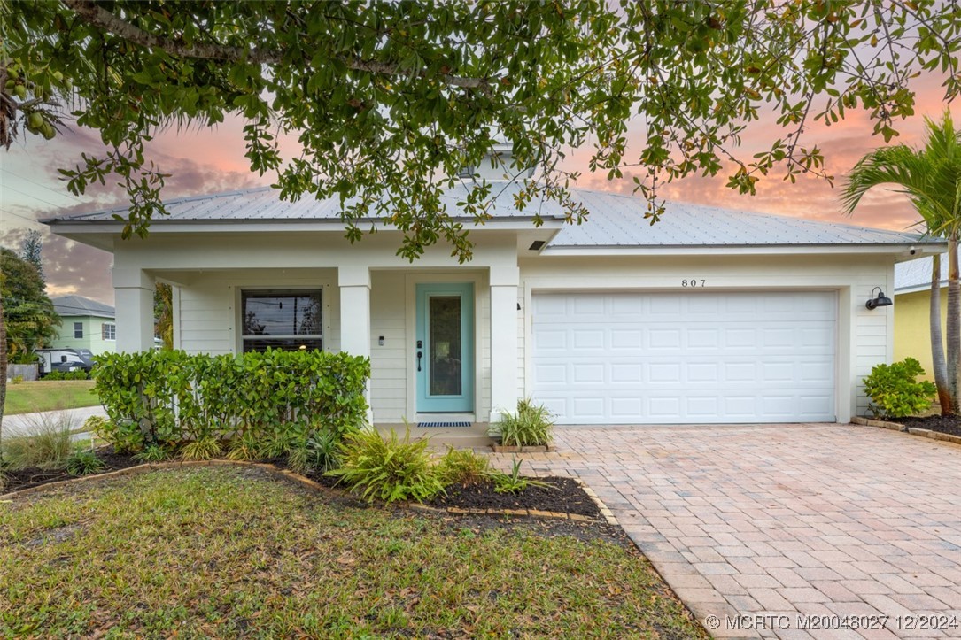 807 SW 28th Street