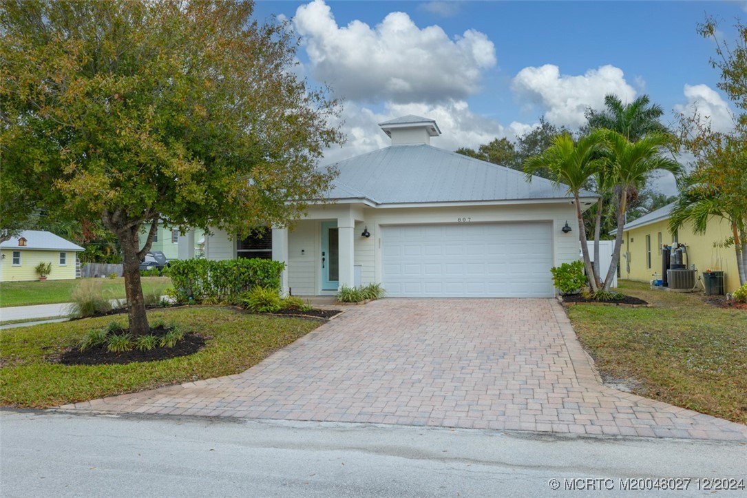 807 SW 28th Street