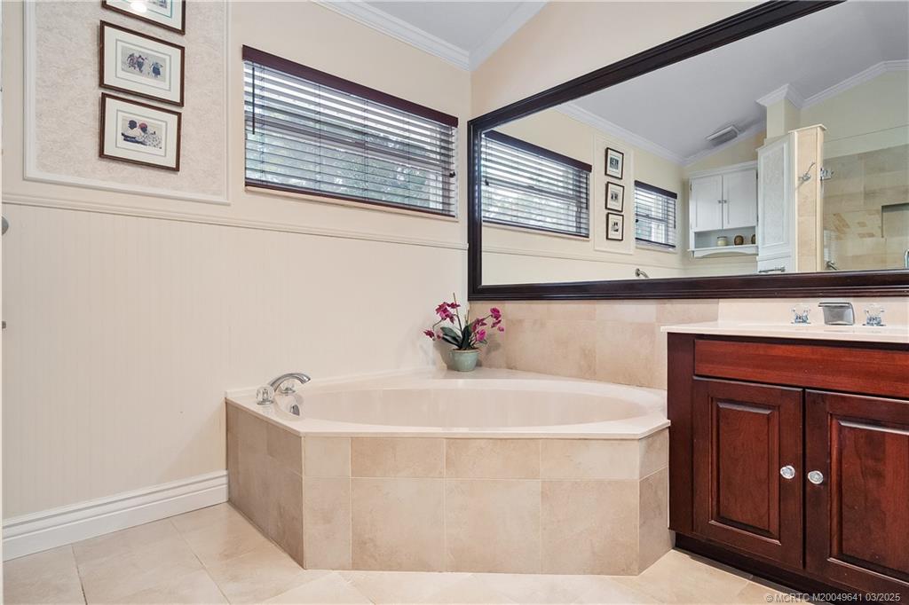 648 SE Pin Oak Terrace