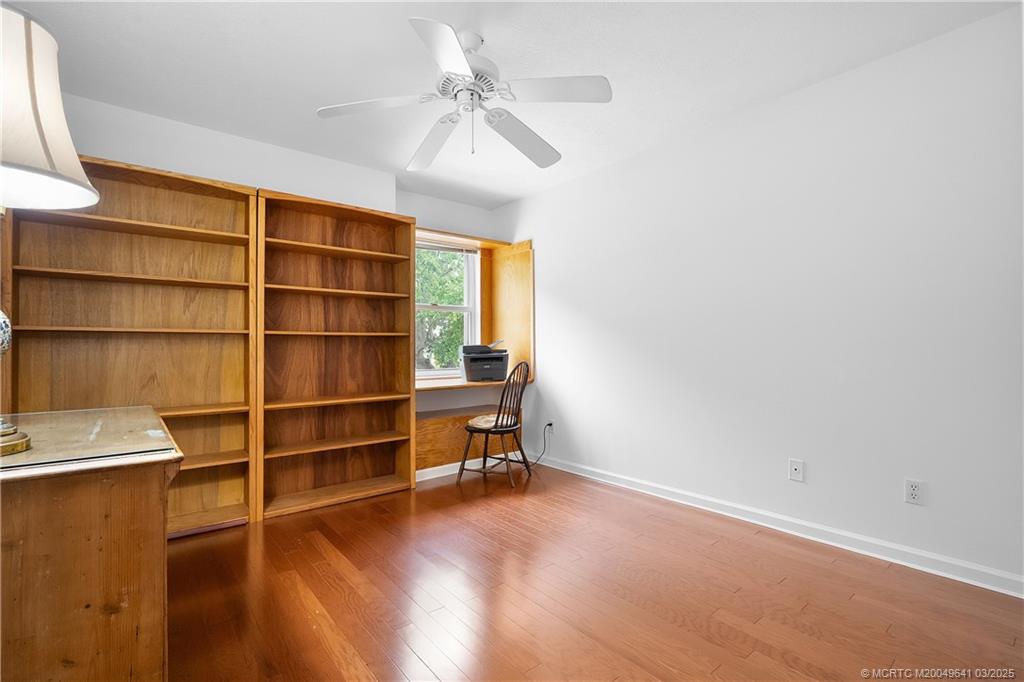 648 SE Pin Oak Terrace