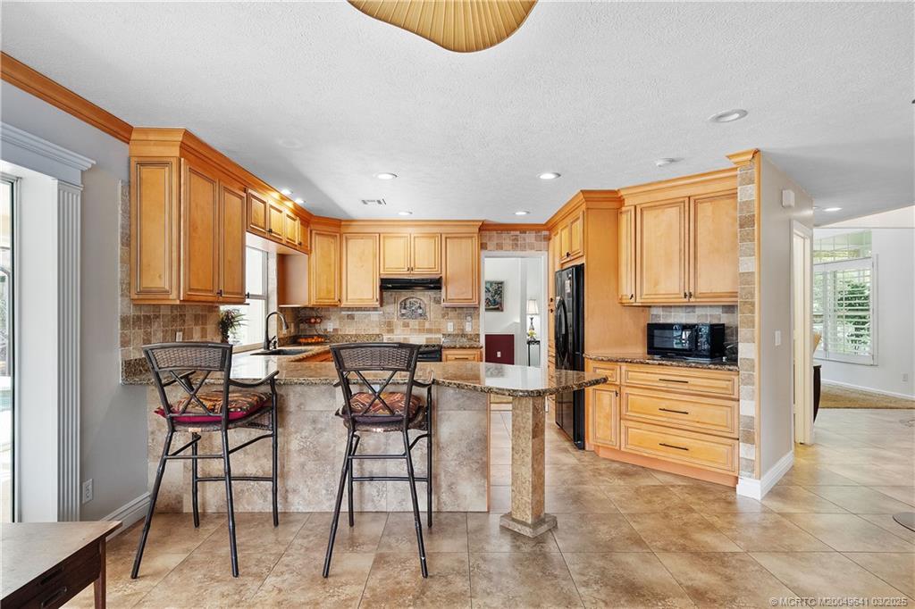 648 SE Pin Oak Terrace