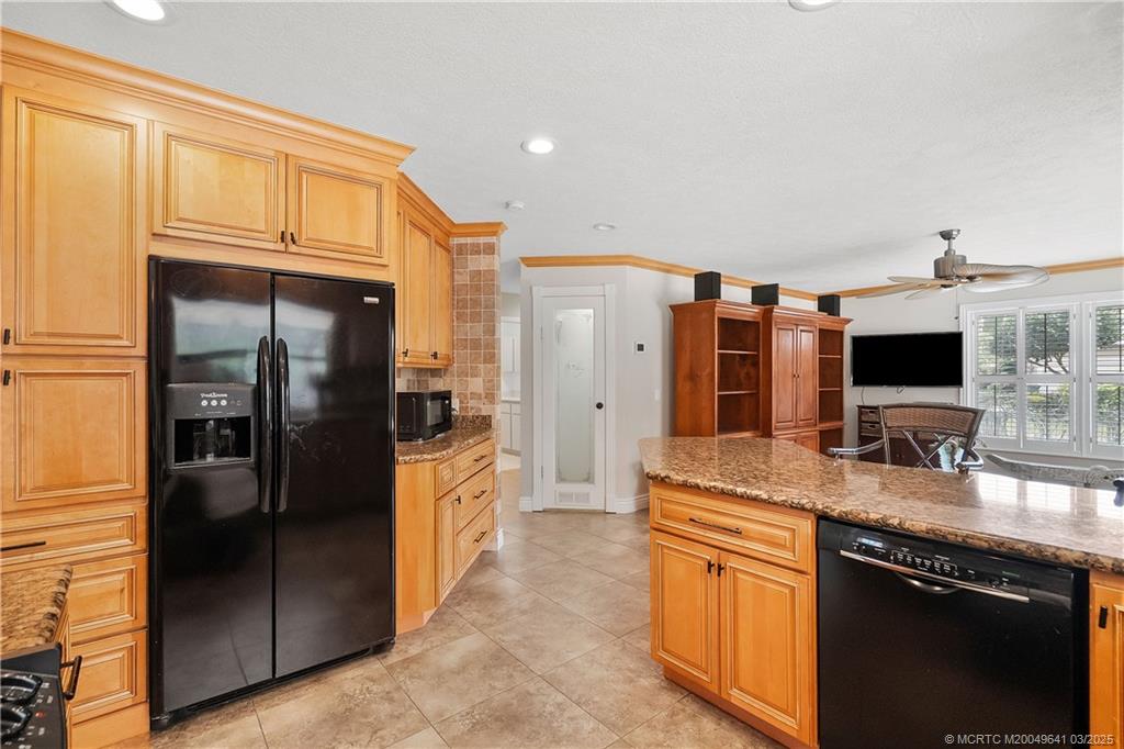 648 SE Pin Oak Terrace