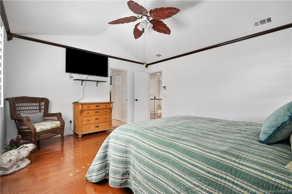 648 SE Pin Oak Terrace