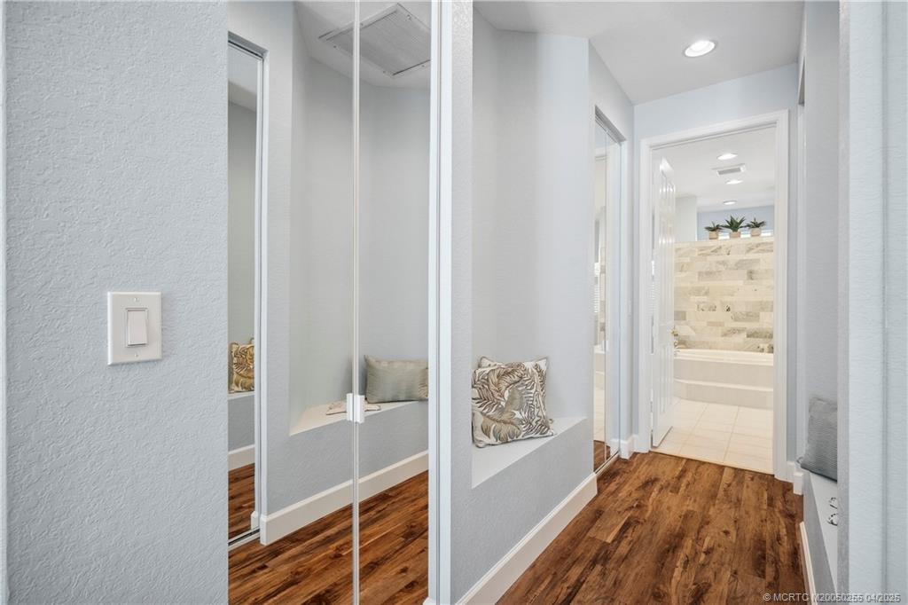 4473 SW Long Bay Drive