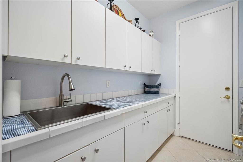 4473 SW Long Bay Drive