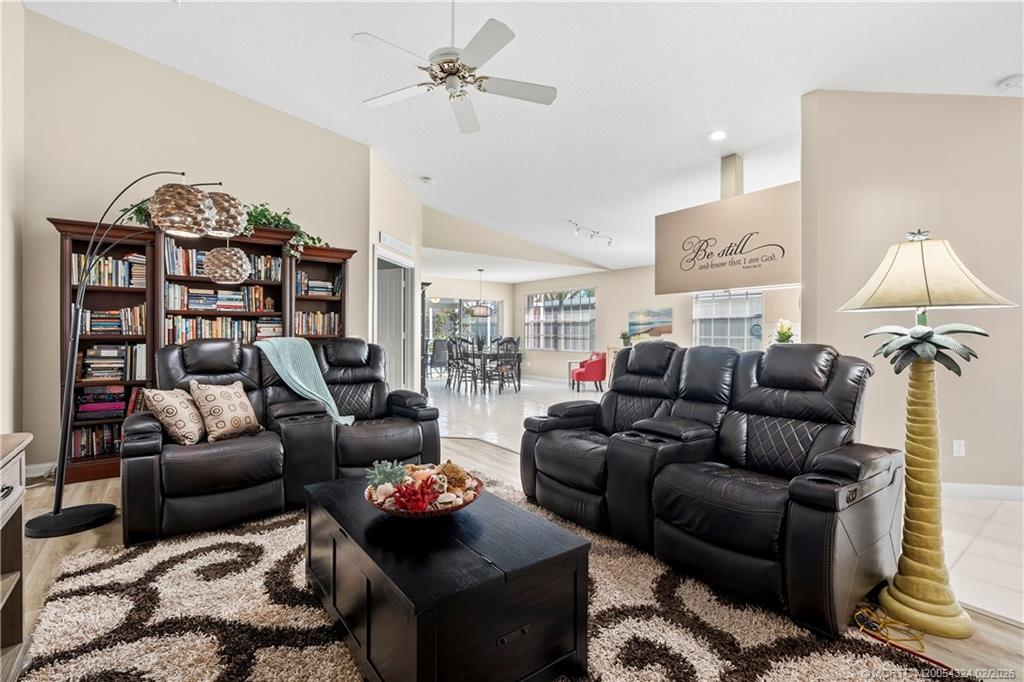 1705 SW Waterfall Blvd