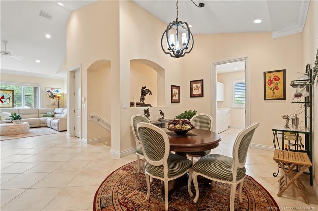 939 SE Willoughby Trace 4-5