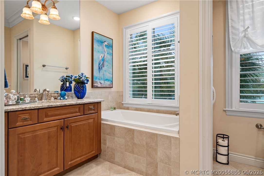 939 SE Willoughby Trace 4-5