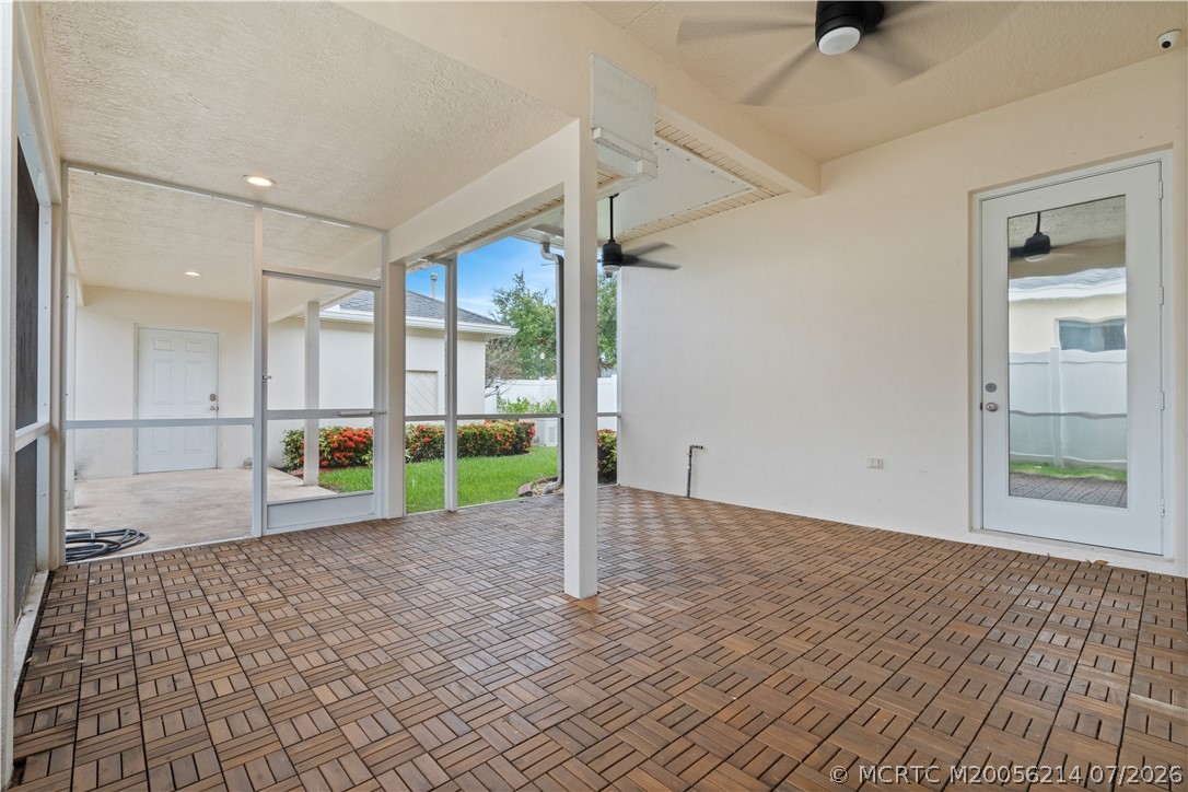 10582 SW Westlawn Blvd