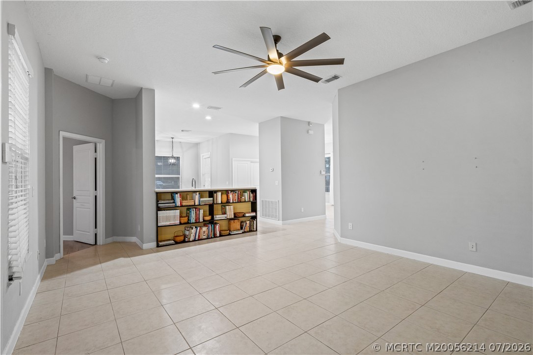10582 SW Westlawn Blvd