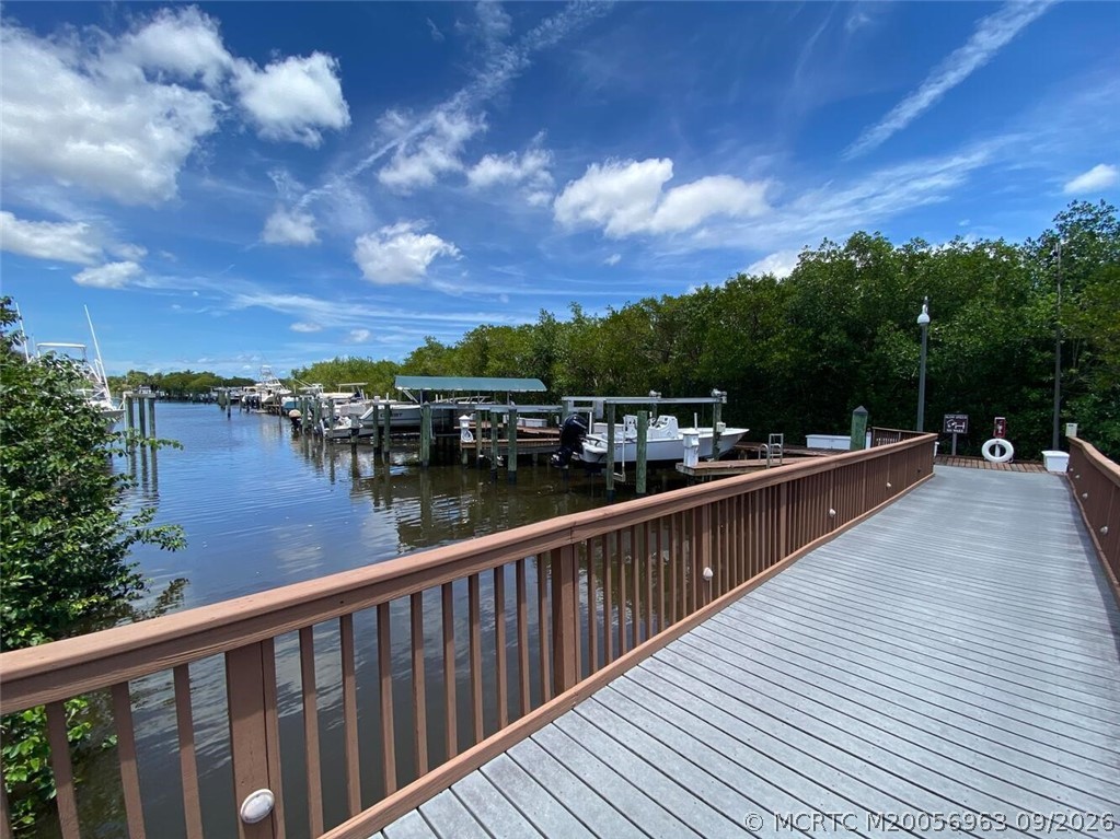 4884 SW Loch Lane