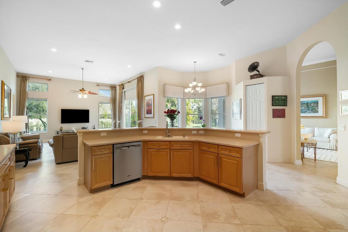 4404 SW La Paloma Drive