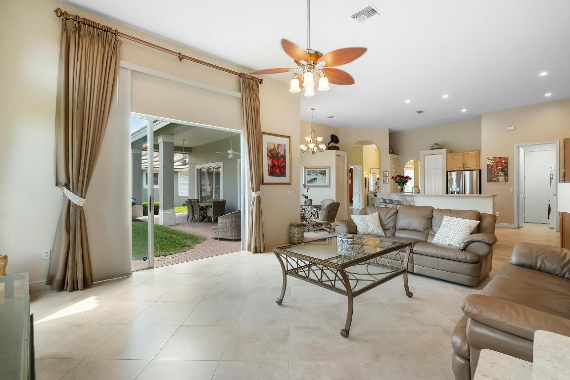 4404 SW La Paloma Drive