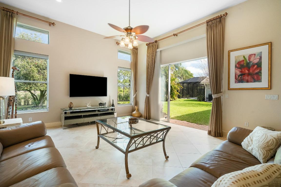 4404 SW La Paloma Drive