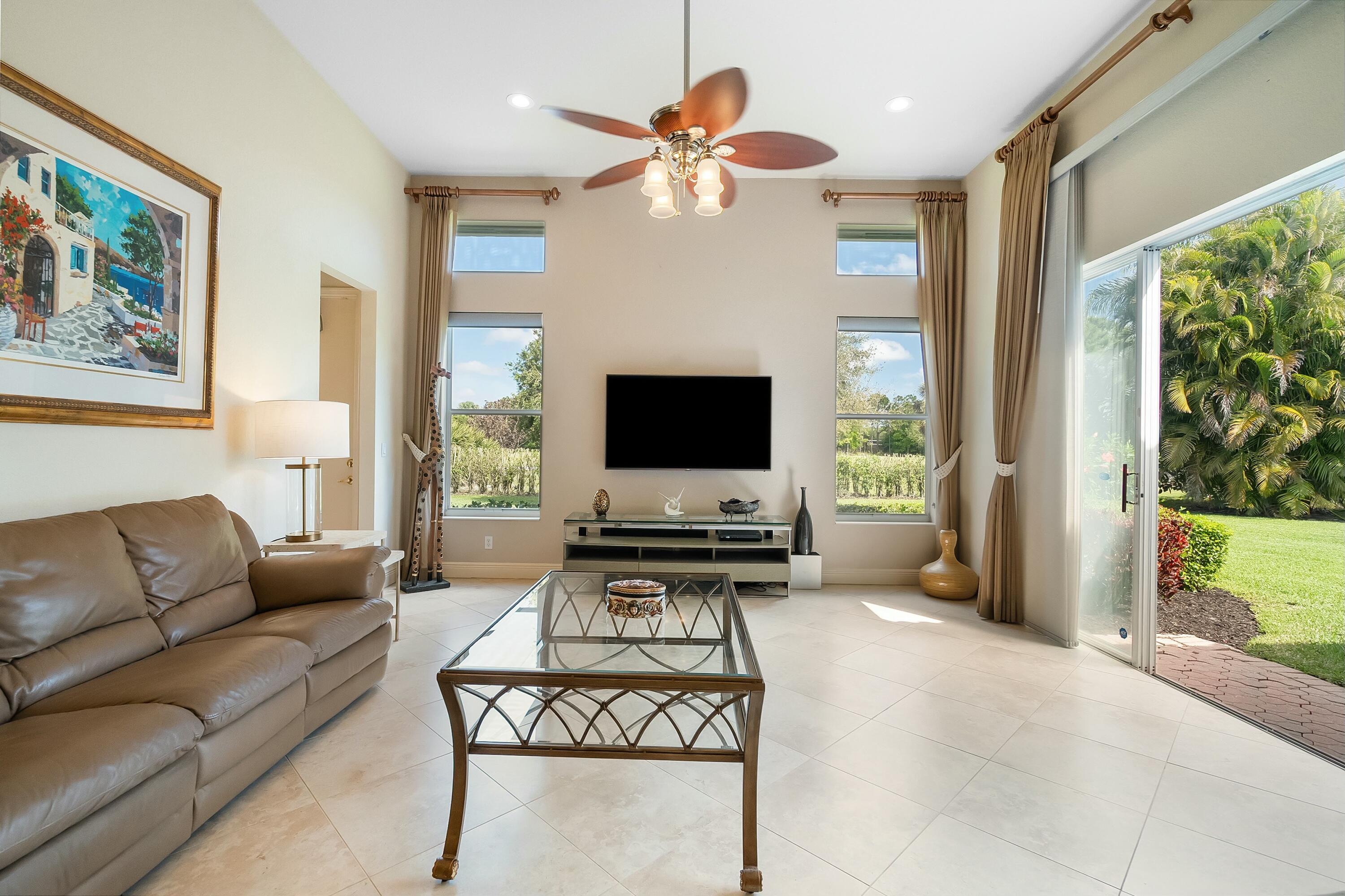 4404 SW La Paloma Drive