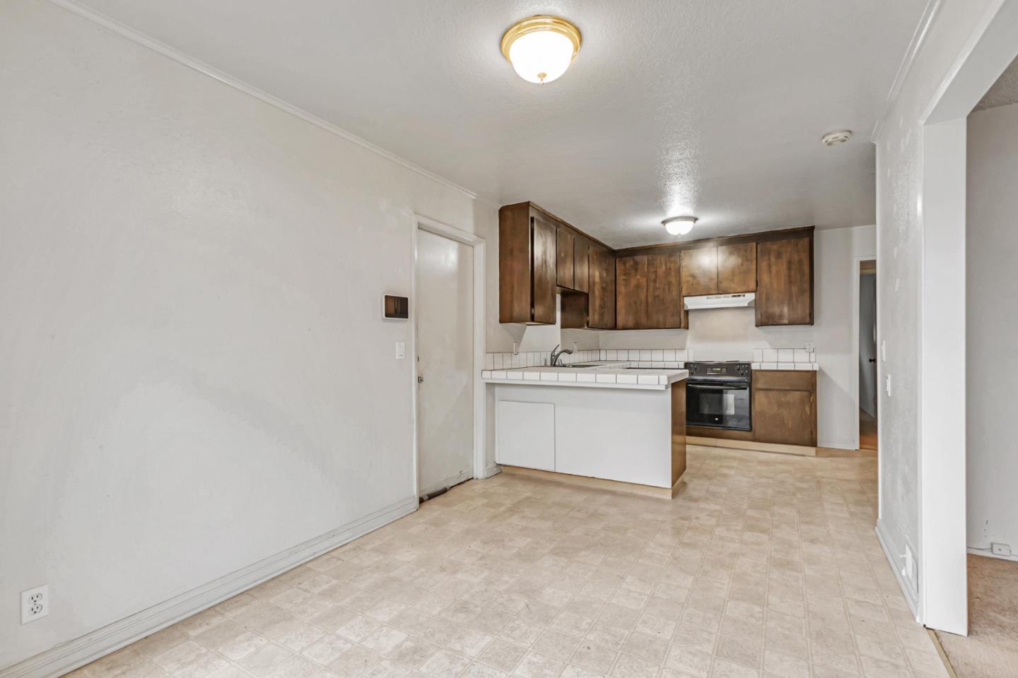 10774 Porter LN