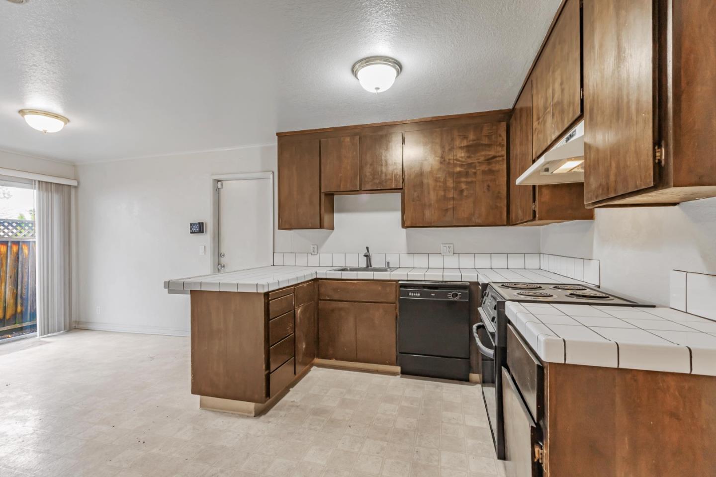 10774 Porter LN