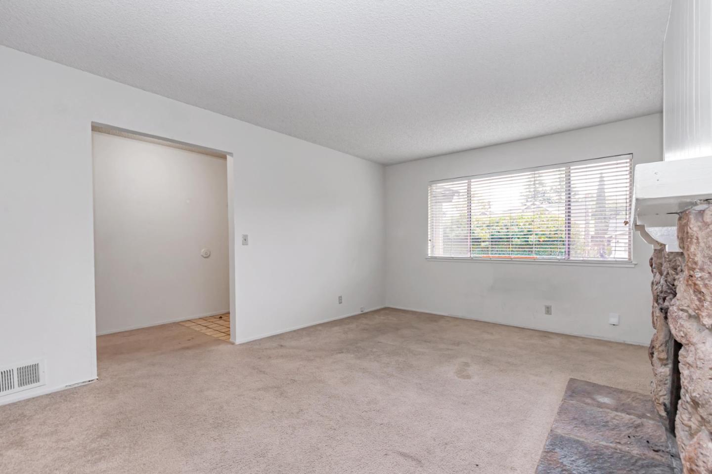 10774 Porter LN
