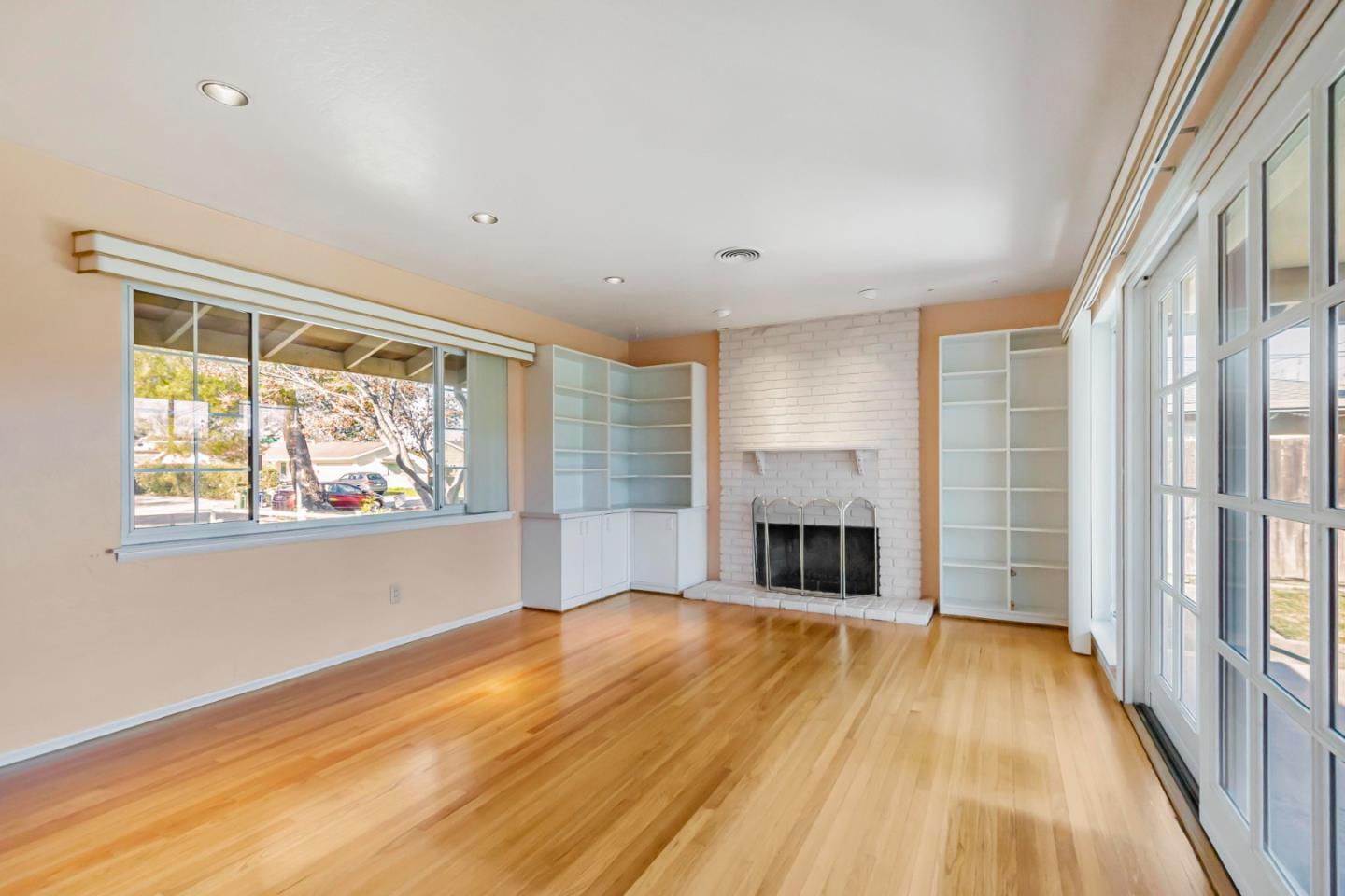 1172 Longfellow AVE