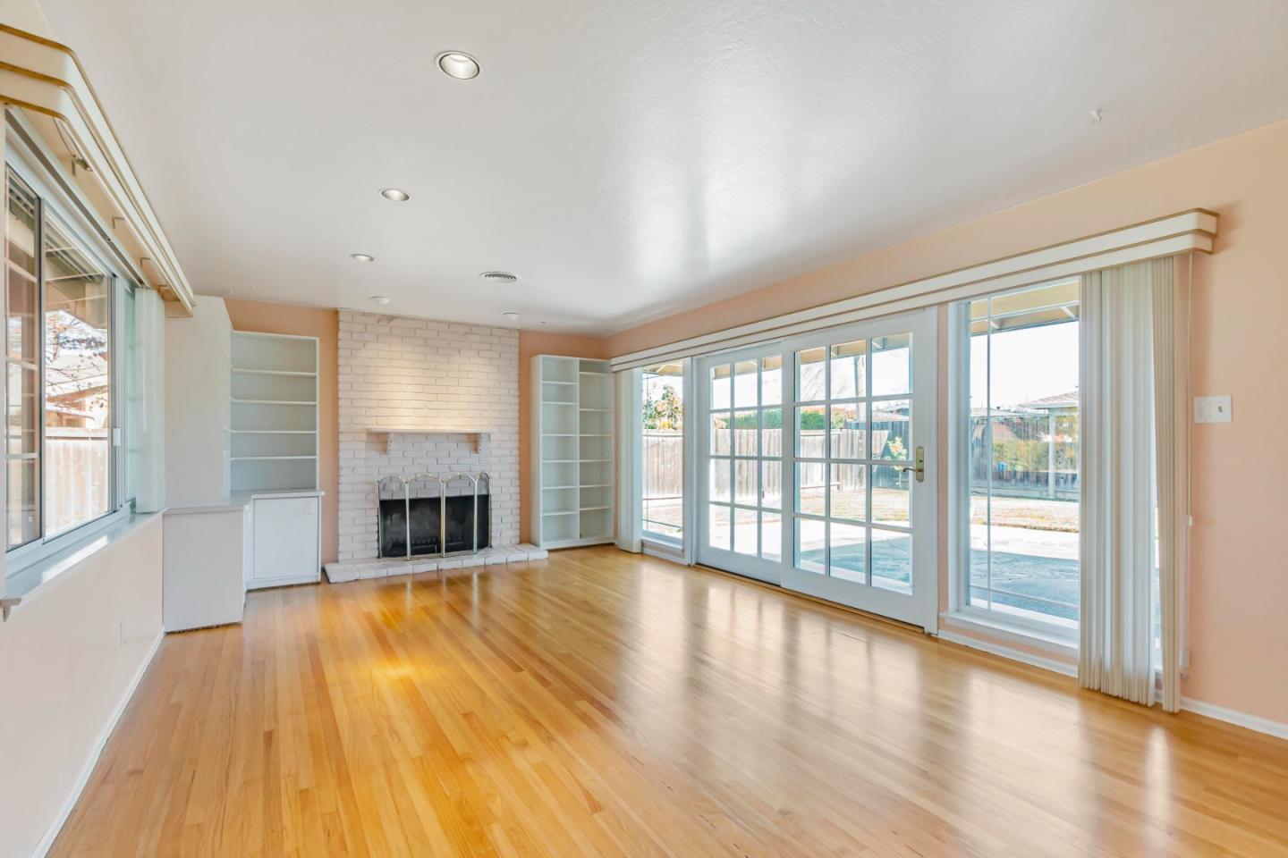 1172 Longfellow AVE