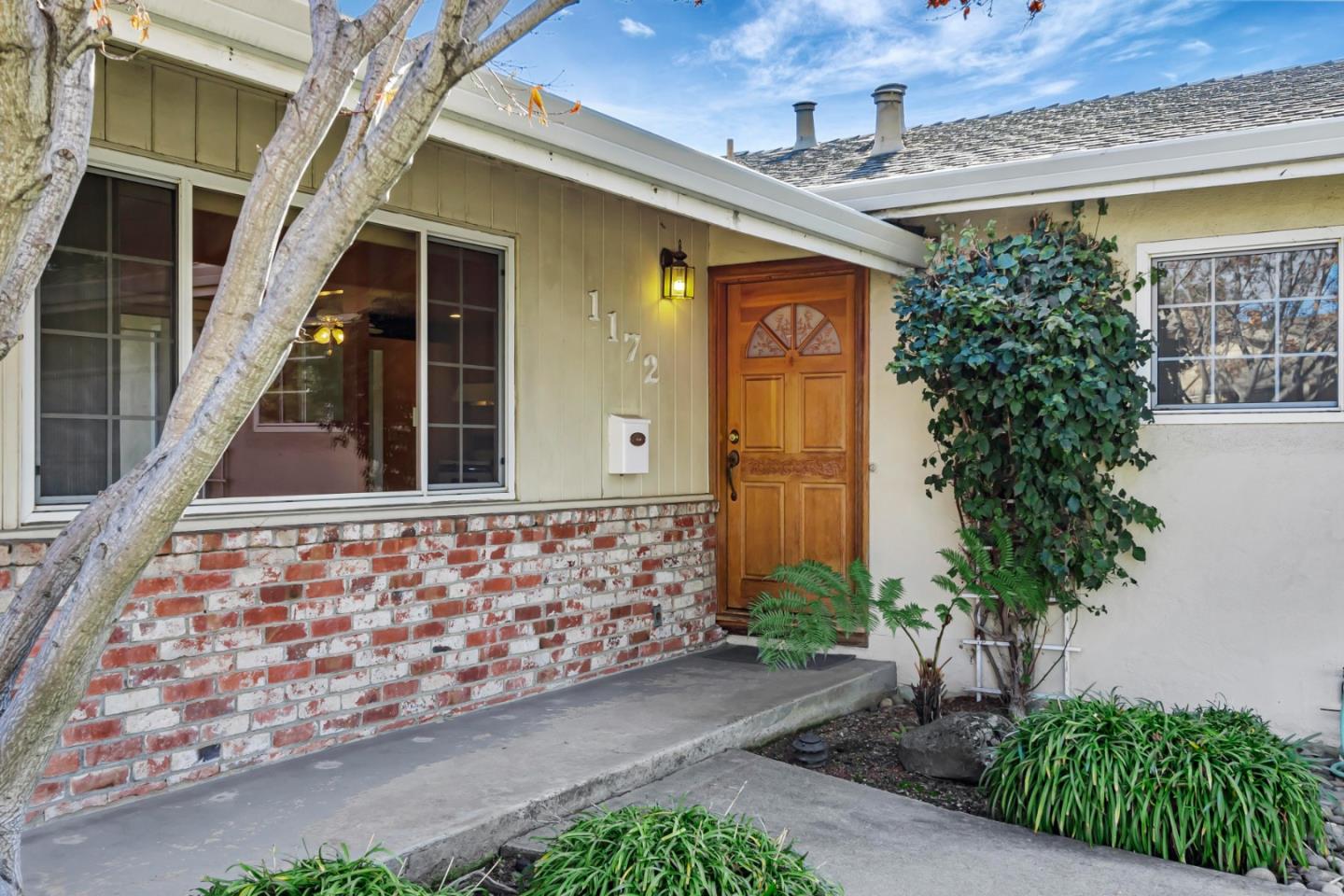 1172 Longfellow AVE
