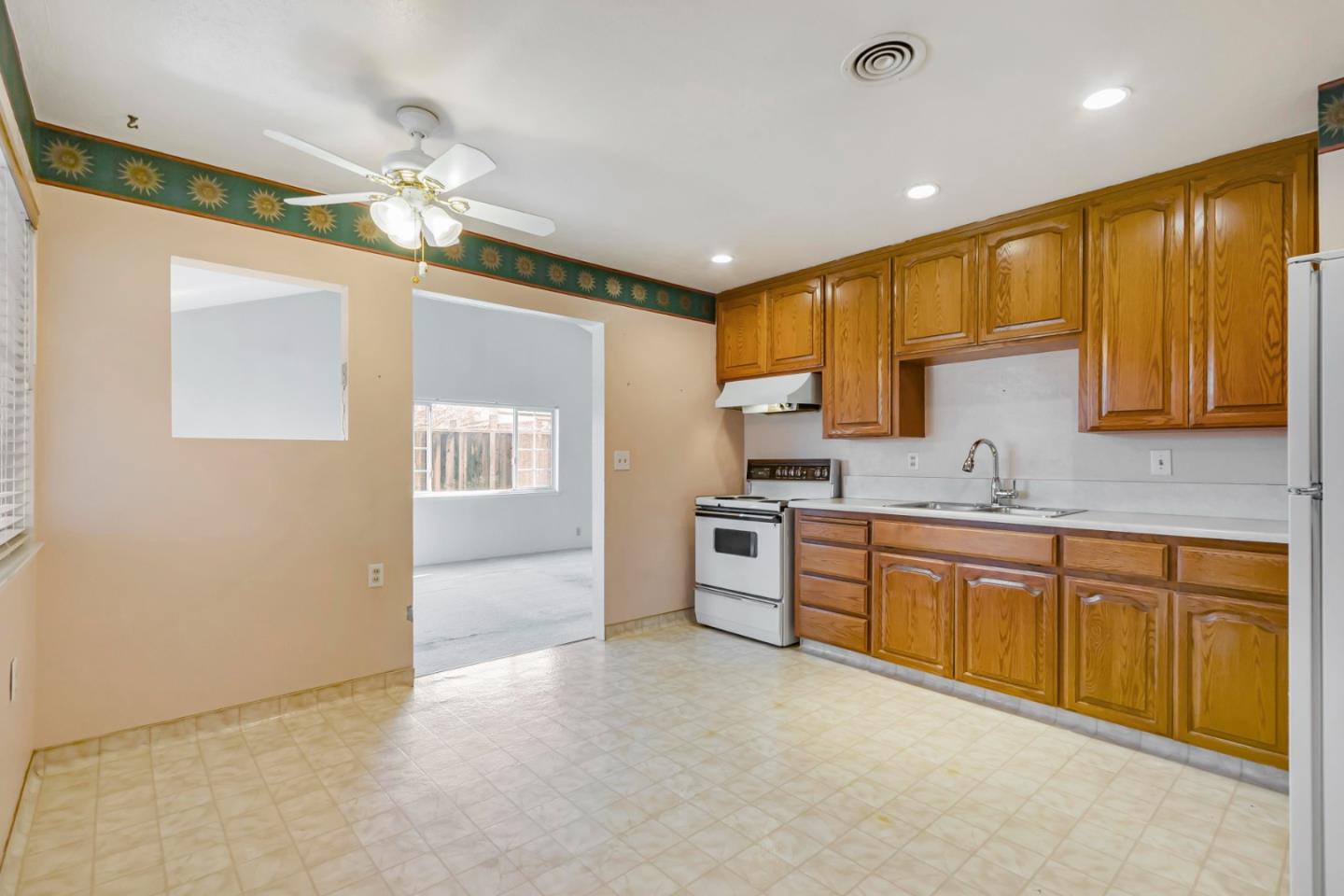 1172 Longfellow AVE