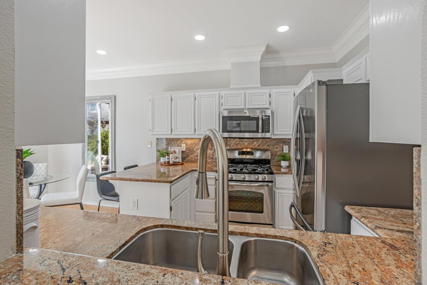 298 Gemstone WAY