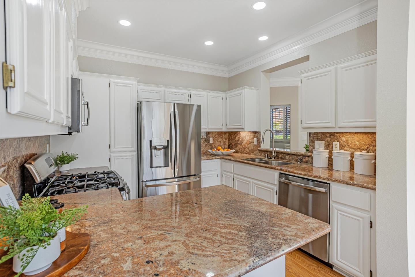 298 Gemstone WAY