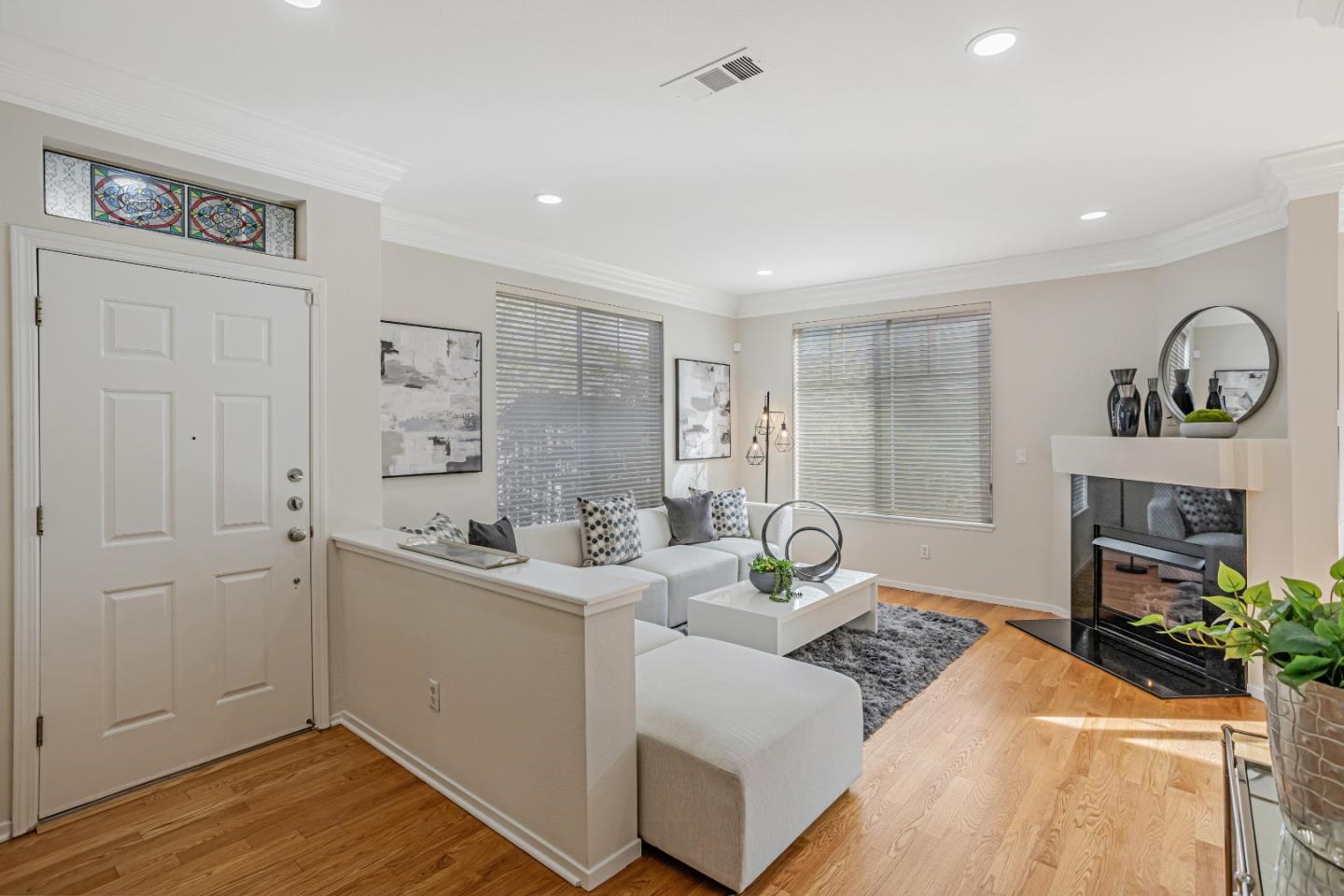 298 Gemstone WAY