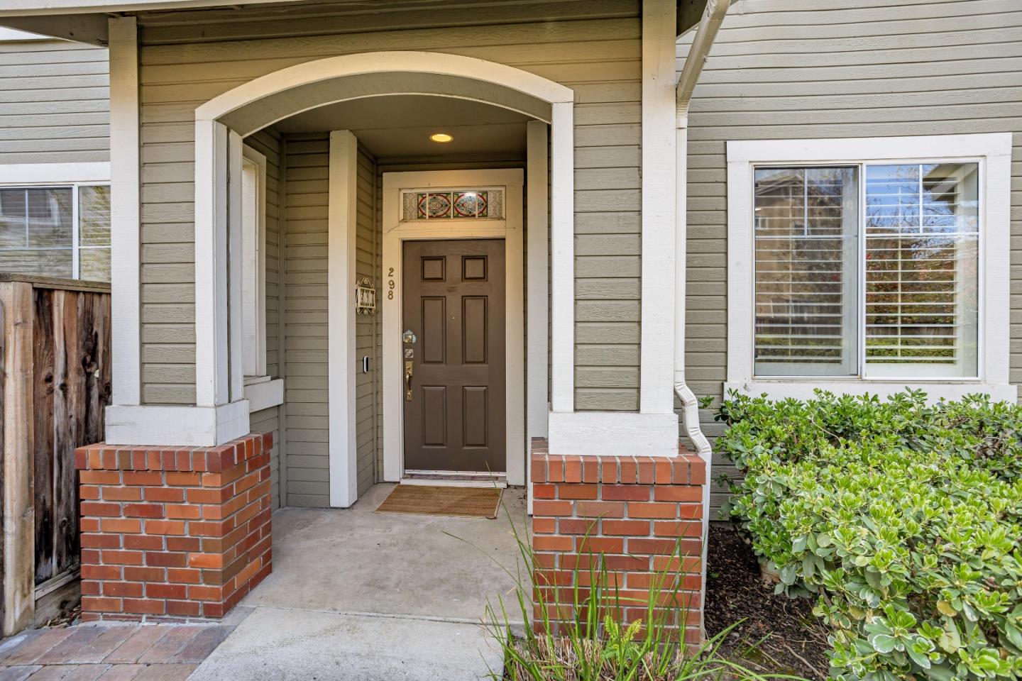 298 Gemstone WAY