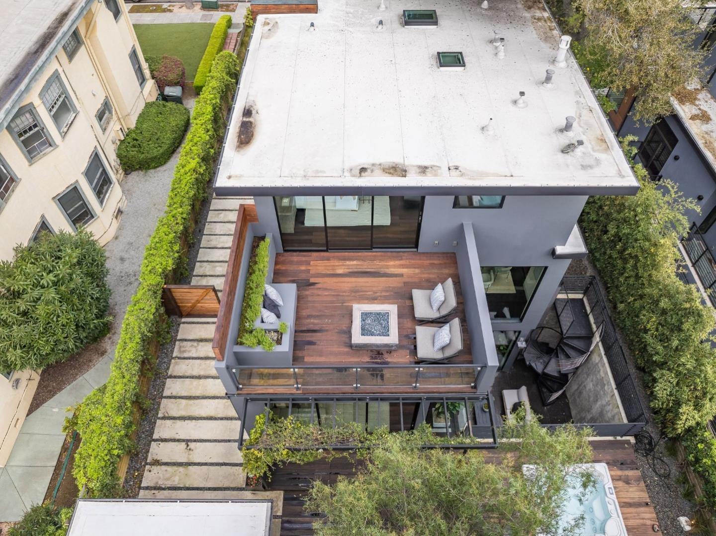 838 Cowper Street