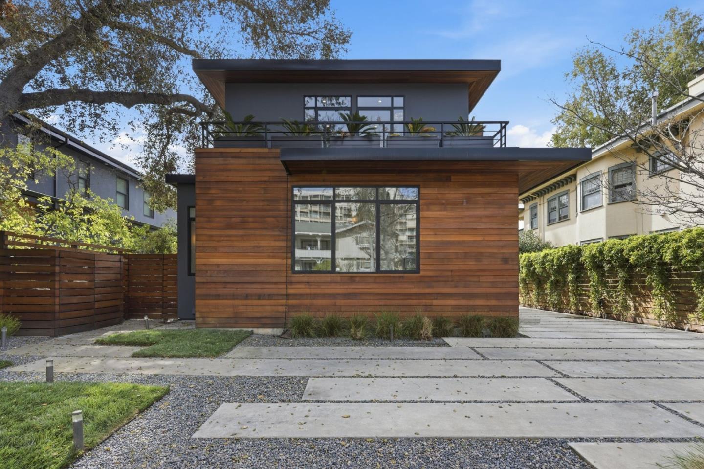 838 Cowper Street