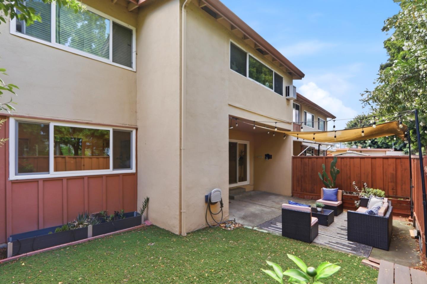 1369 Phelps Avenue 2