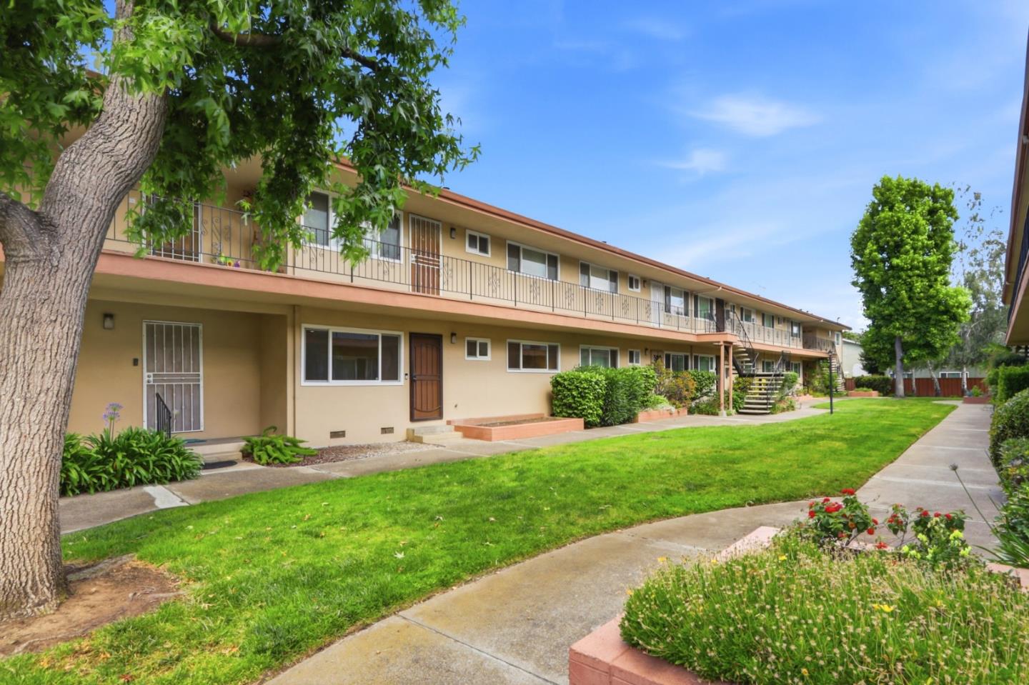 1369 Phelps Avenue 2