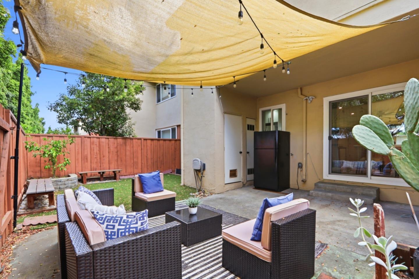 1369 Phelps Avenue 2