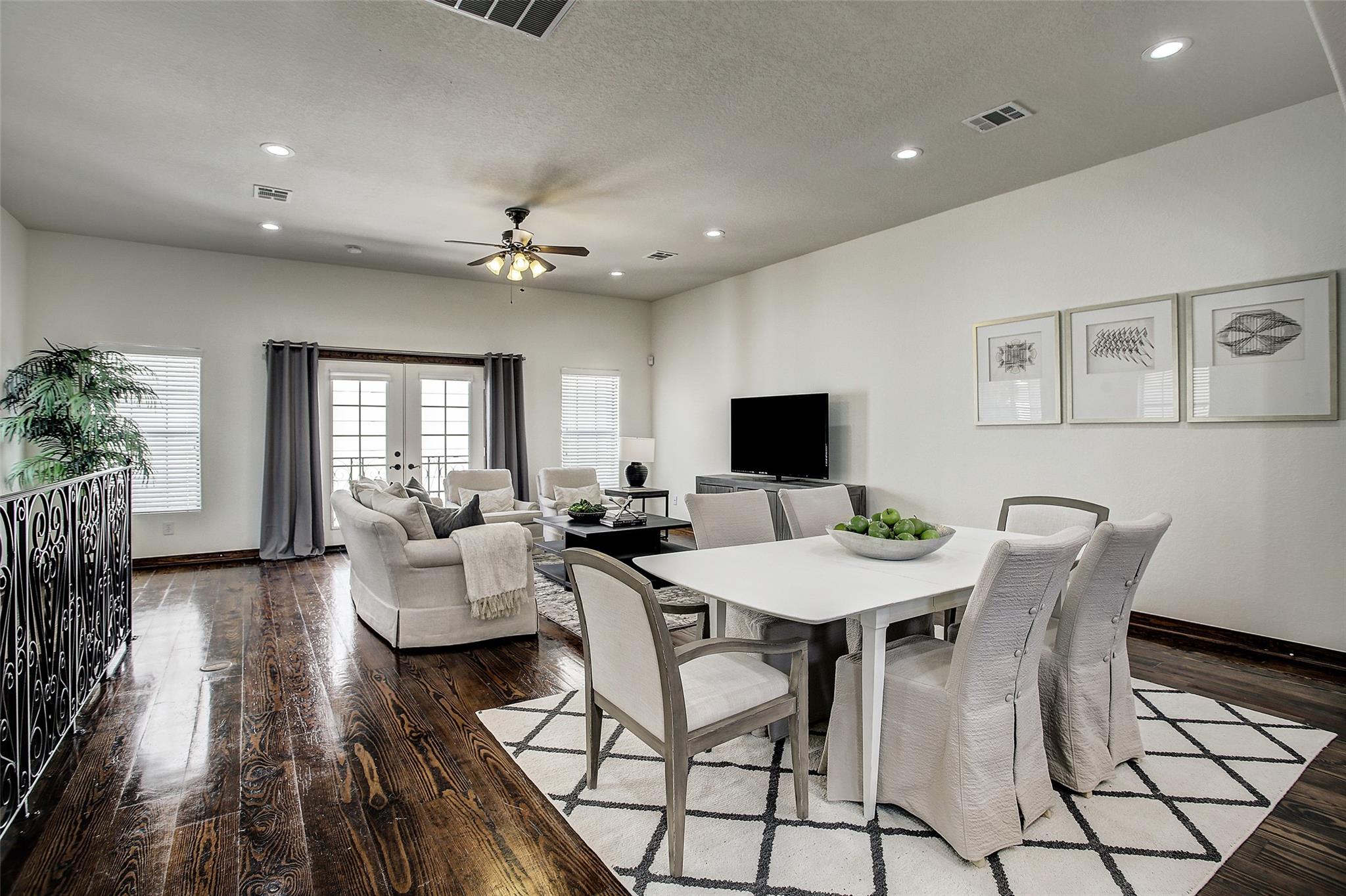 1426 W 21st Street Unit: E