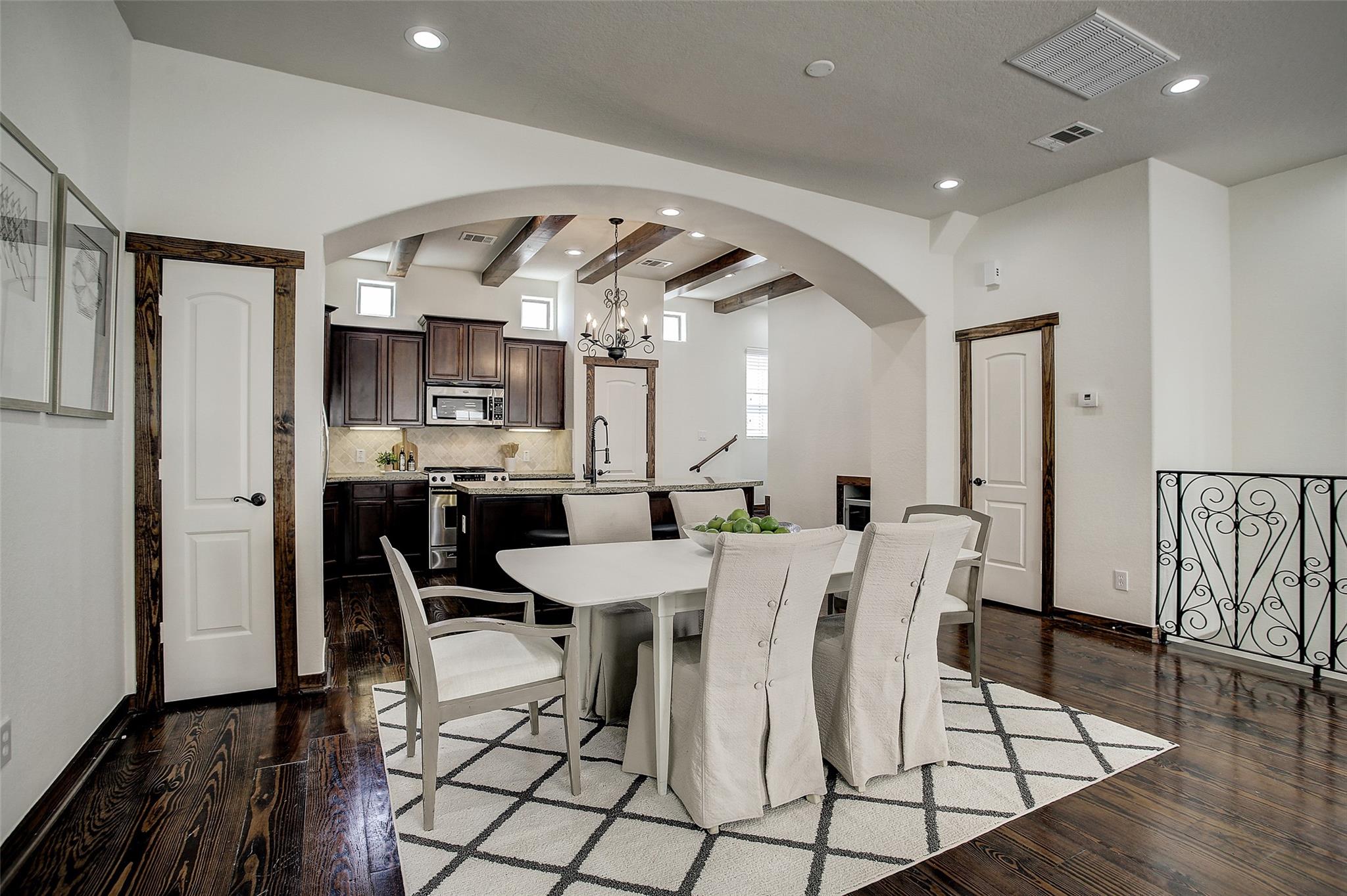 1426 W 21st Street Unit: E