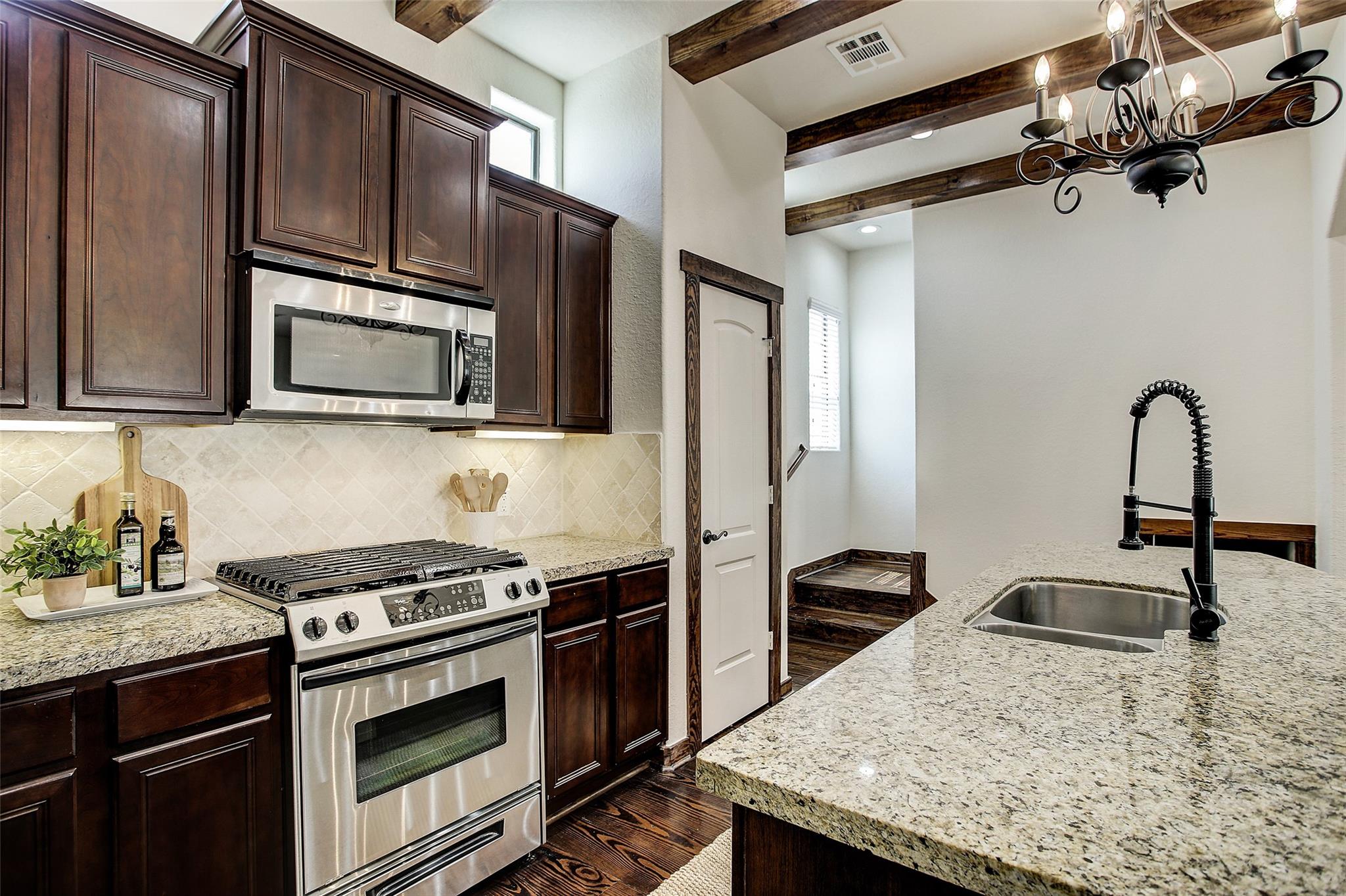 1426 W 21st Street Unit: E