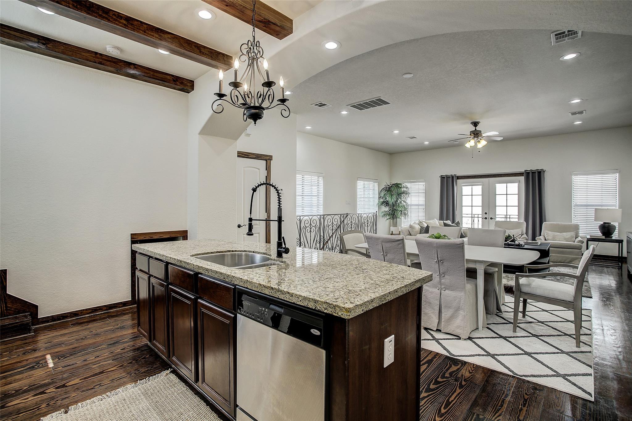 1426 W 21st Street Unit: E