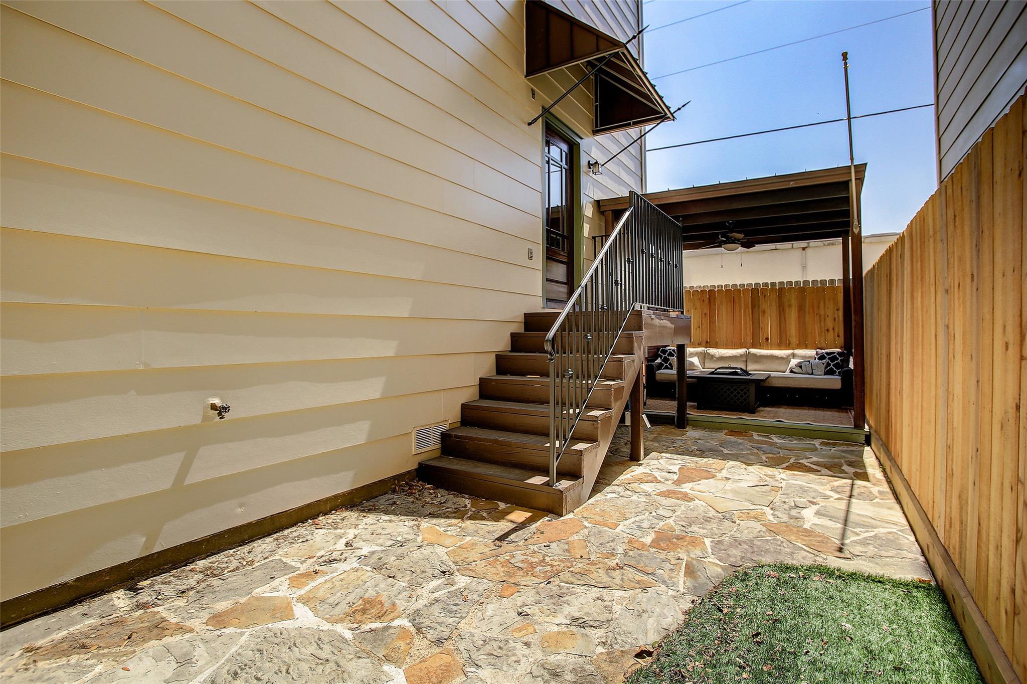 1426 W 21st Street Unit: E