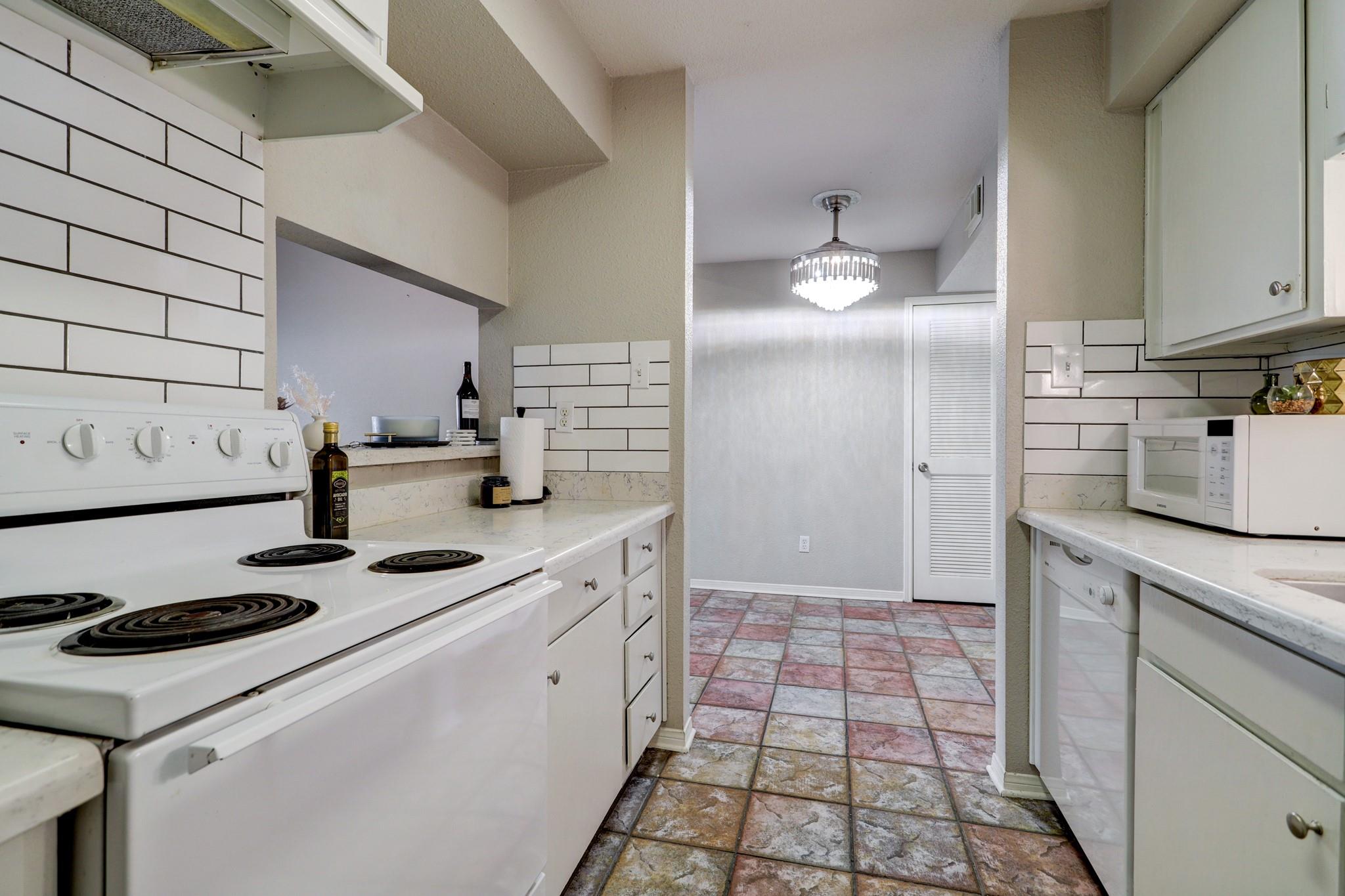 1880 White Oak Drive #182