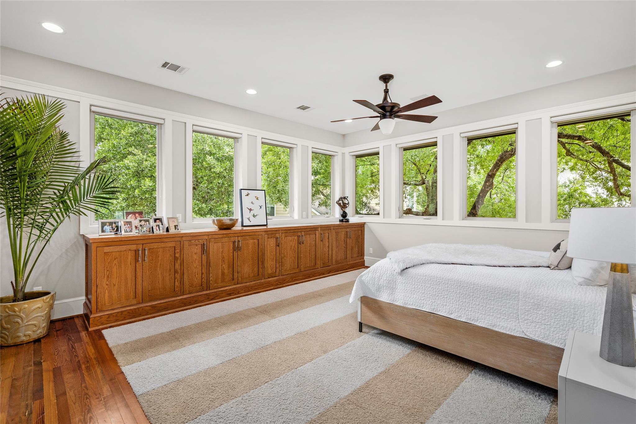 1462 Sue Barnett Drive
