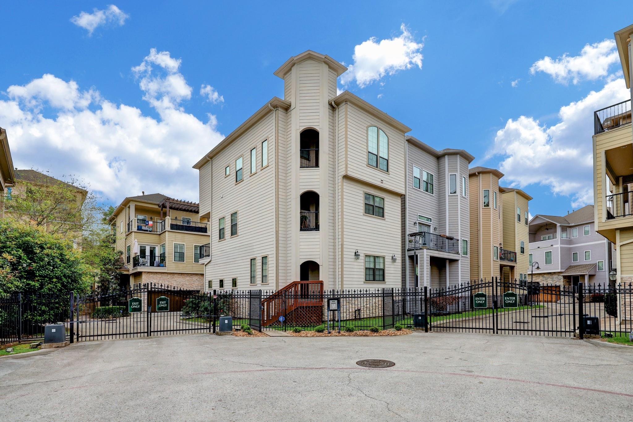 2069 W 14th 1/2 Street