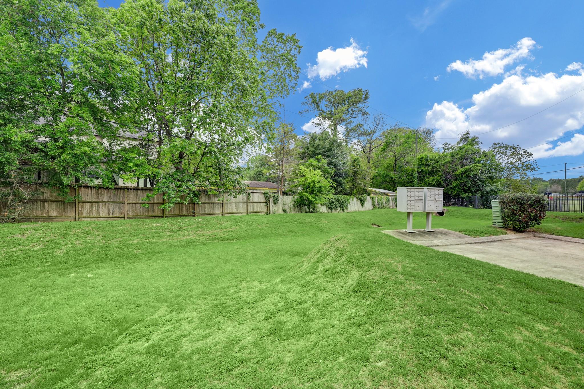 2069 W 14th 1/2 Street