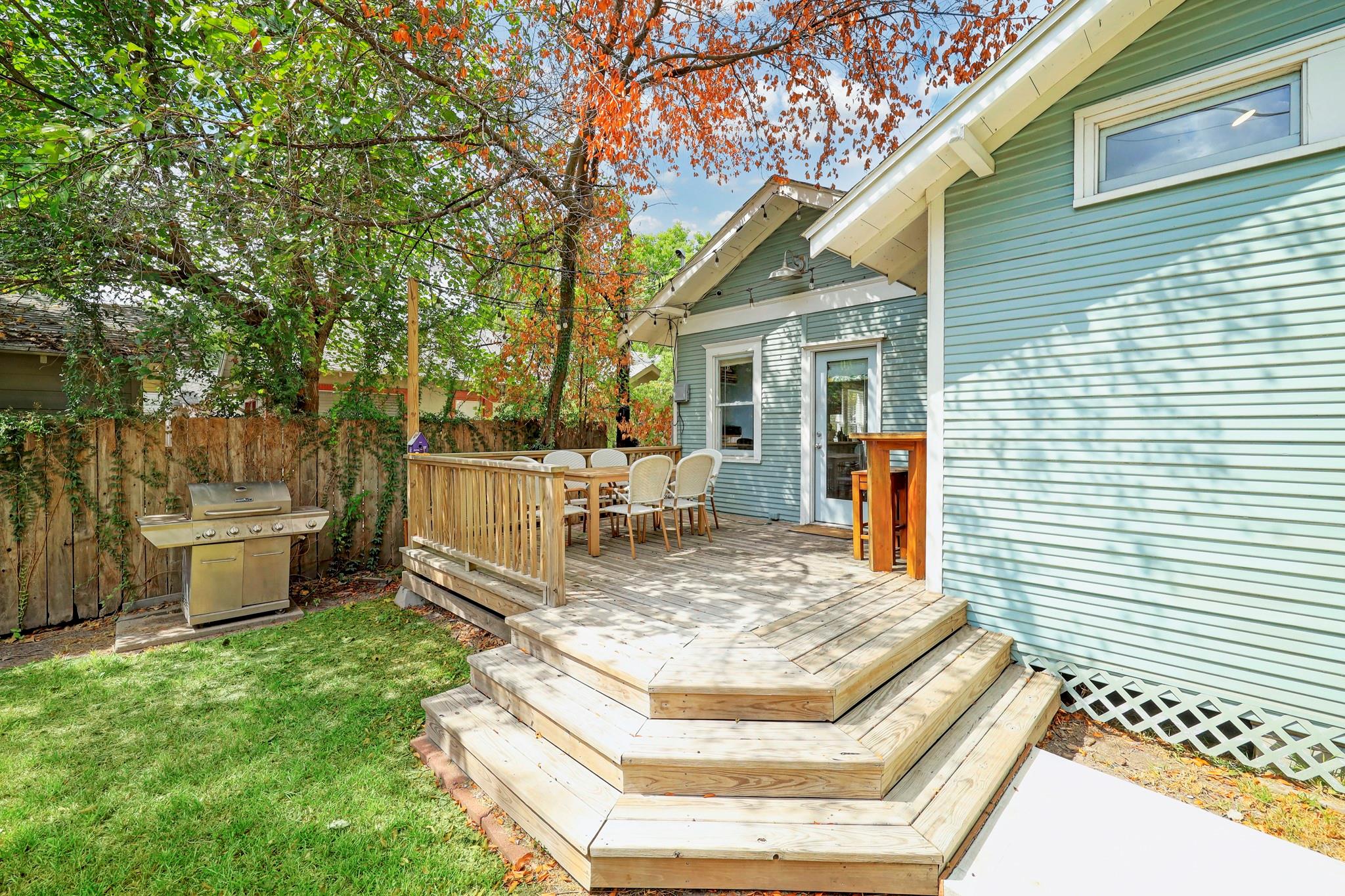 1128 Winston Street